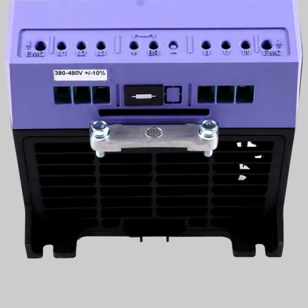 E3 IP20 30kW 400V 3ph AC Inverter, DBr, C2 EMC